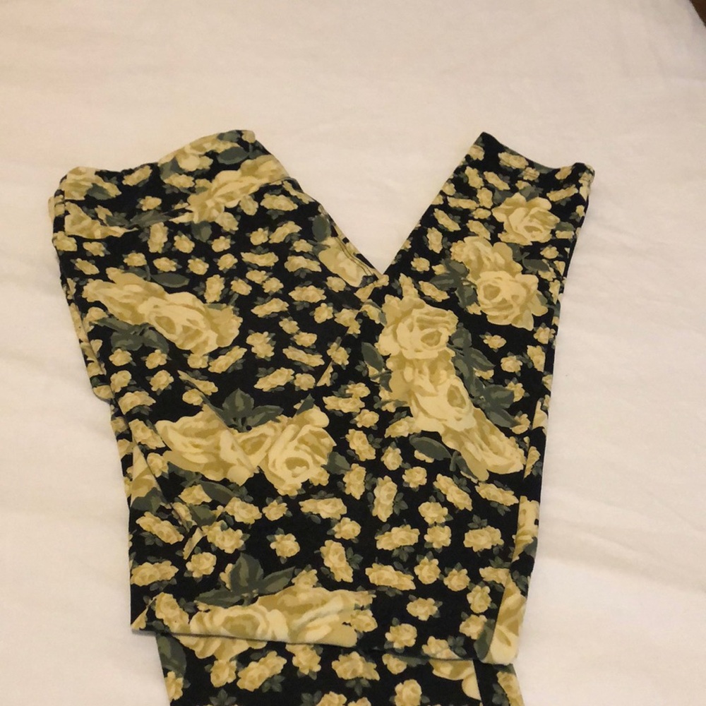 LulaRoe Leggings Size OS | Floral Pattern Leggings